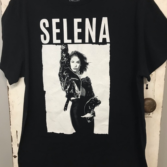 Selena Official Merchandise T Shirt - Picture 1 of 7